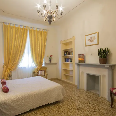 Bed and breakfast Pantaneto - Palazzo Bulgarini 3*