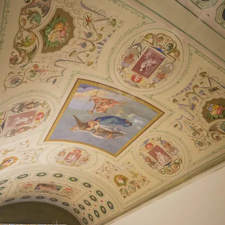 Pantaneto - Palazzo Bulgarini לינה וארוחת בוקר 3*