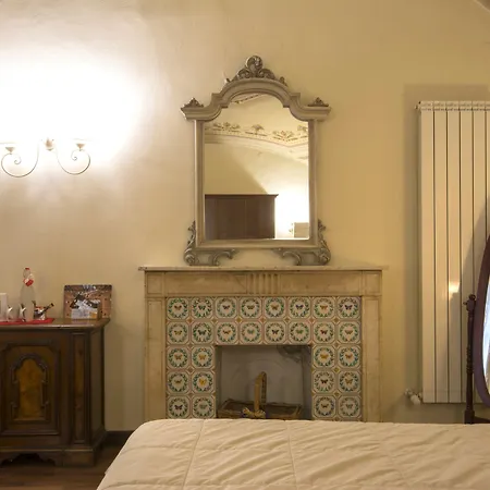 Pantaneto - Palazzo Bulgarini Bed and breakfast