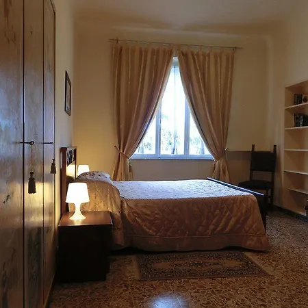 Pantaneto - Palazzo Bulgarini B&B