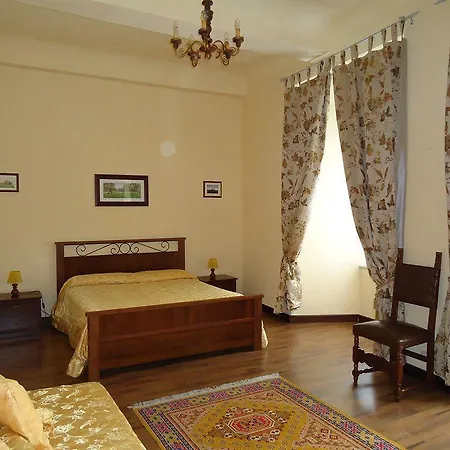 Pantaneto - Palazzo Bulgarini