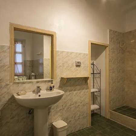 Pantaneto - Palazzo Bulgarini B&B
