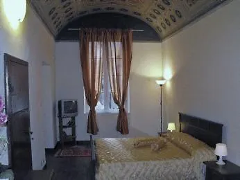 Pantaneto - Palazzo Bulgarini לינה וארוחת בוקר 4*