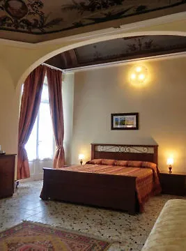 Pantaneto - Palazzo Bulgarini 4*