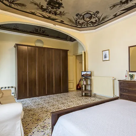 Pantaneto - Palazzo Bulgarini Bed & Breakfast 4*
