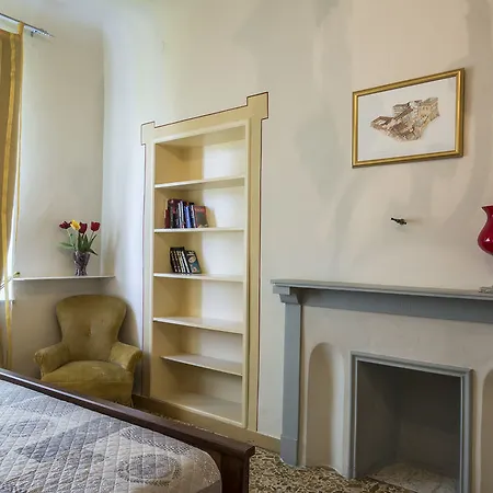 Bed & Breakfast Pantaneto - Palazzo Bulgarini 4*