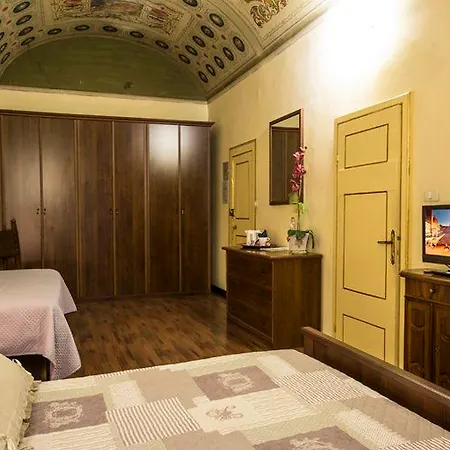 Pantaneto - Palazzo Bulgarini Bed & Breakfast 4*
