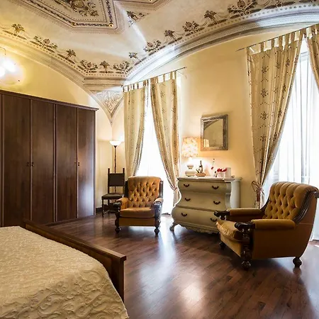 Pantaneto - Palazzo Bulgarini 4*