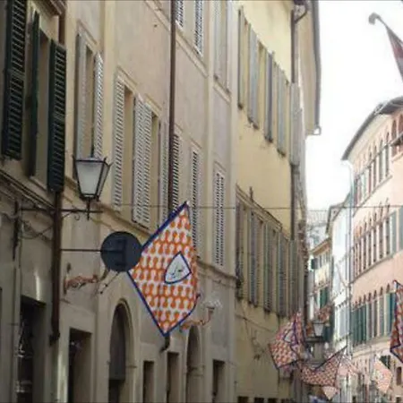 Pantaneto - Palazzo Bulgarini 3*