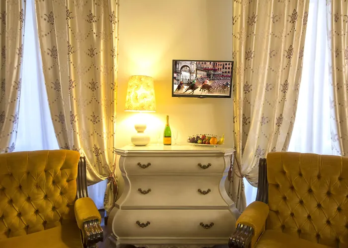 Pantaneto - Palazzo Bulgarini 3* シエーナ