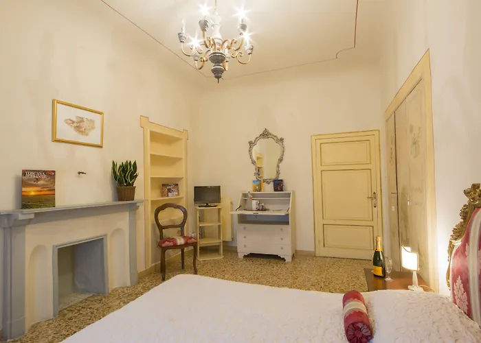 Pantaneto - Palazzo Bulgarini Bed & Breakfast