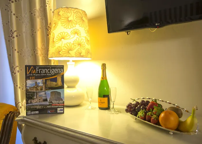 Bed & Breakfast Pantaneto - Palazzo Bulgarini 3*