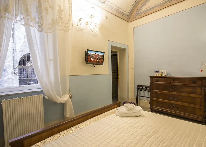 Pantaneto - Palazzo Bulgarini Bed & Breakfast 3*