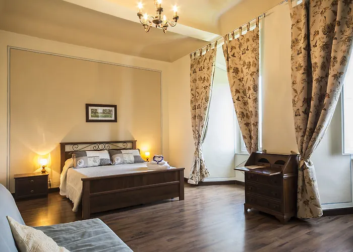Pantaneto - Palazzo Bulgarini 3*