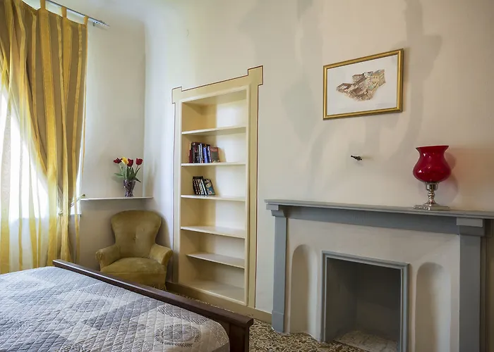 Bed & Breakfast Pantaneto - Palazzo Bulgarini 3*