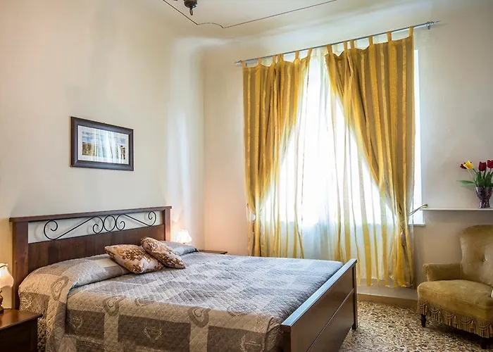 Pantaneto - Palazzo Bulgarini