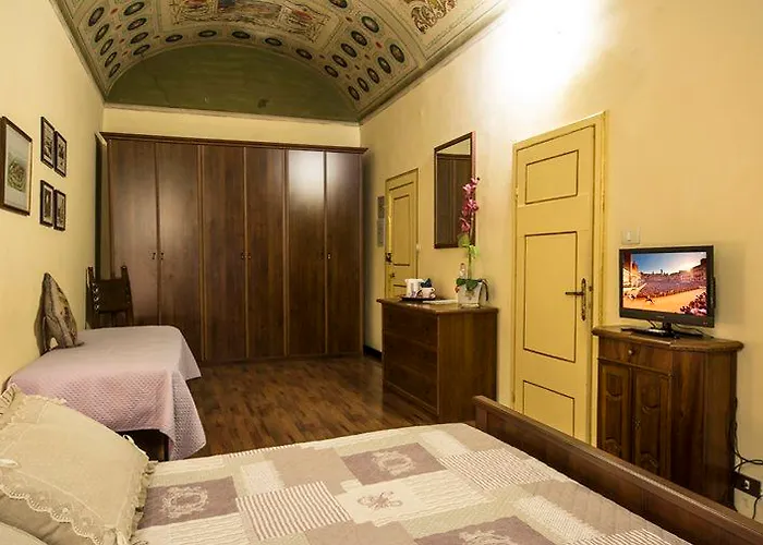 Pantaneto - Palazzo Bulgarini ベッド・アンド・ブレックファスト 3*