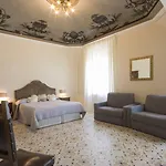 Bed & Breakfast Pantaneto - Palazzo Bulgarini 3*
