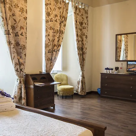 Pantaneto - Palazzo Bulgarini לינה וארוחת בוקר סיינה
