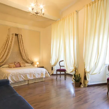 Pantaneto - Palazzo Bulgarini סיינה