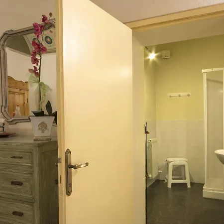 Pantaneto - Palazzo Bulgarini 2*