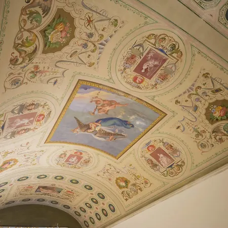 לינה וארוחת בוקר Pantaneto - Palazzo Bulgarini 2*