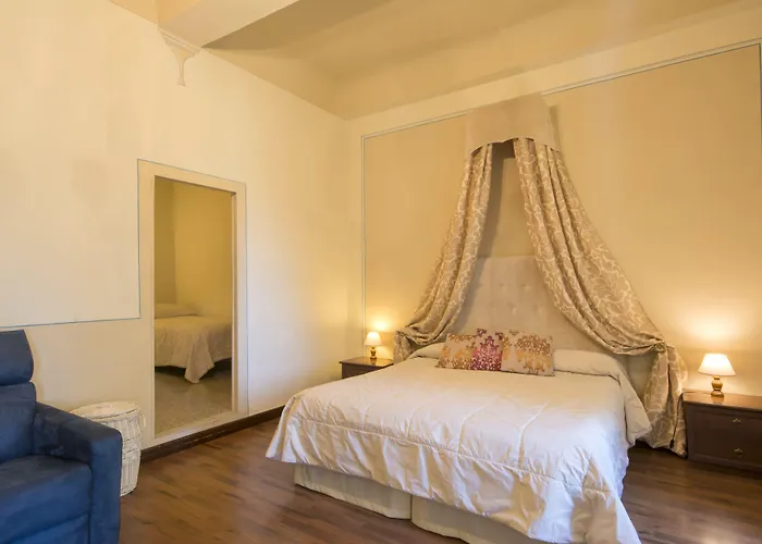 Pantaneto - Palazzo Bulgarini Alojamento de Acomodação e Pequeno-almoço Siena