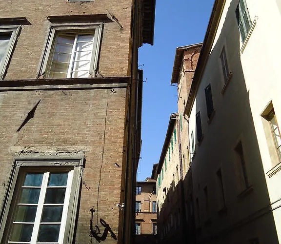 Pantaneto - Palazzo Bulgarini Siena