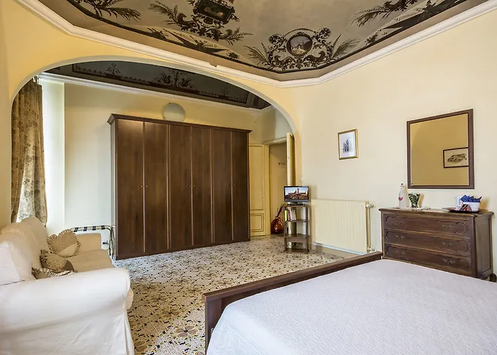 Pantaneto - Palazzo Bulgarini Alojamento de Acomodação e Pequeno-almoço 3*