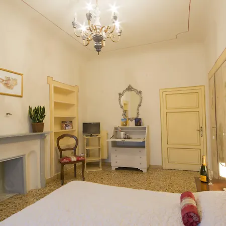 Pantaneto - Palazzo Bulgarini Bed & Breakfast