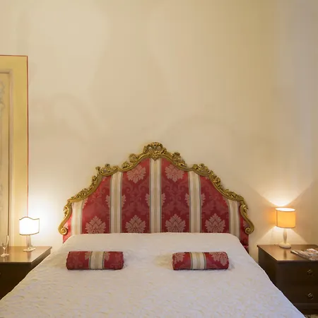 Pantaneto - Palazzo Bulgarini Bed & Breakfast