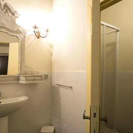 Pantaneto - Palazzo Bulgarini سيينا